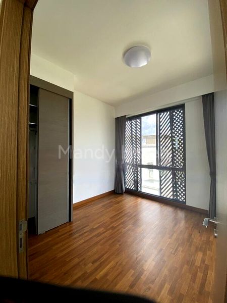 4 Bed Terraced House (Landed) for Sale in  Alana - Image 7